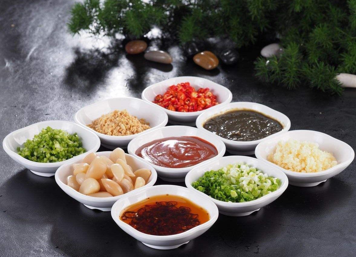吃火锅时遇到专门调这5种蘸料的人不是行家就是地道的吃货